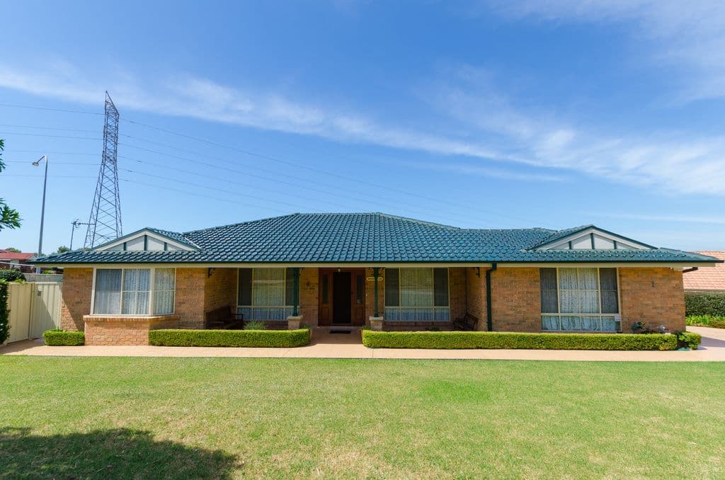 1 Ashbury Avenue, Horsley - Thumbnail 2