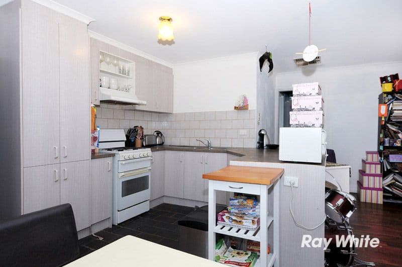 16 Cirai Crescent, CRANBOURNE WEST VIC 3977, Cranbourne West - Thumbnail 4