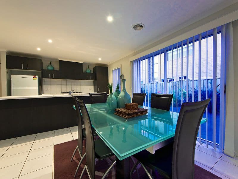 11 Bluewren Drive, WILLIAMS LANDING VIC 3027, Williams Landing - Thumbnail 3