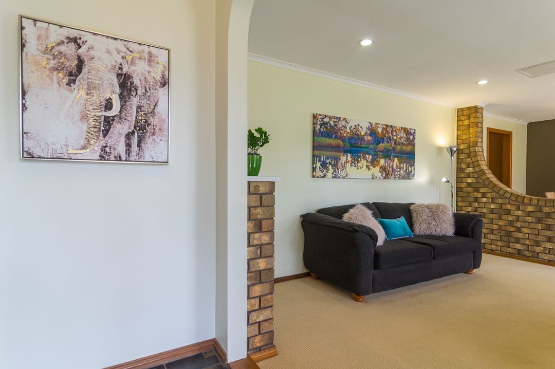 31 Tolcairn Crescent, Flagstaff Hill SA 5159, Flagstaff Hill - Thumbnail 2