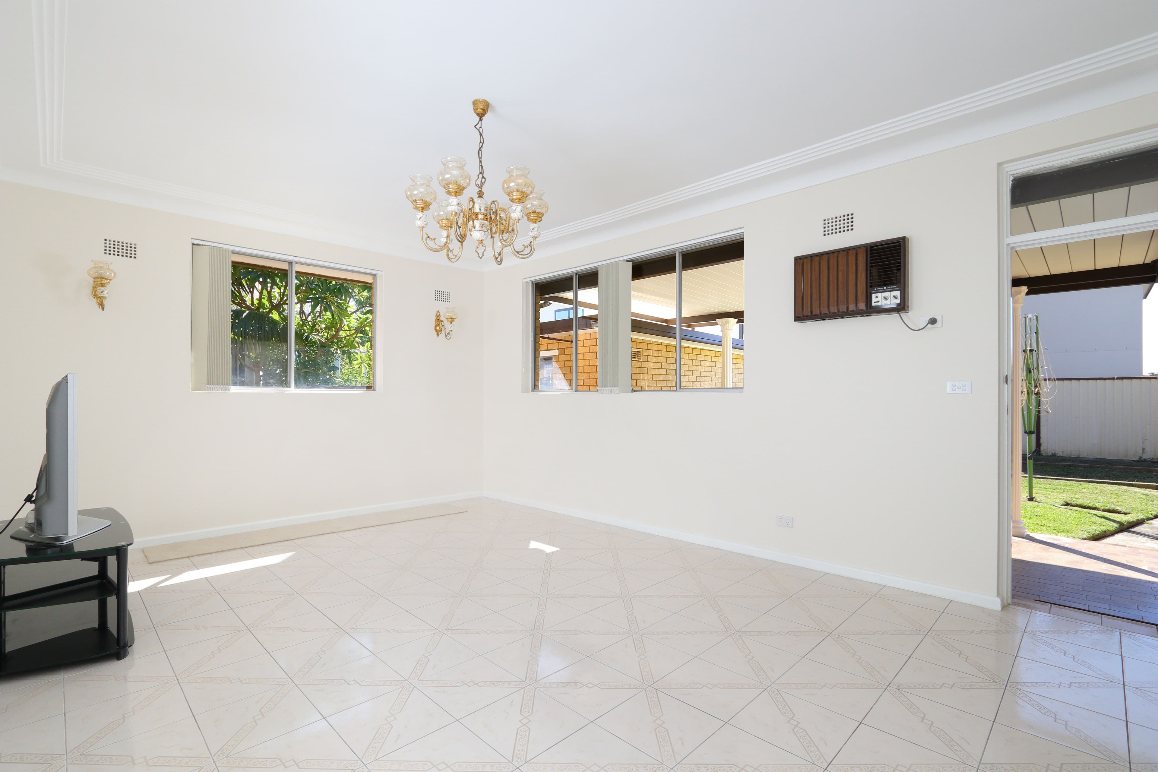 64 Emily Street, Hurstville NSW 2220, Hurstville - Thumbnail 3