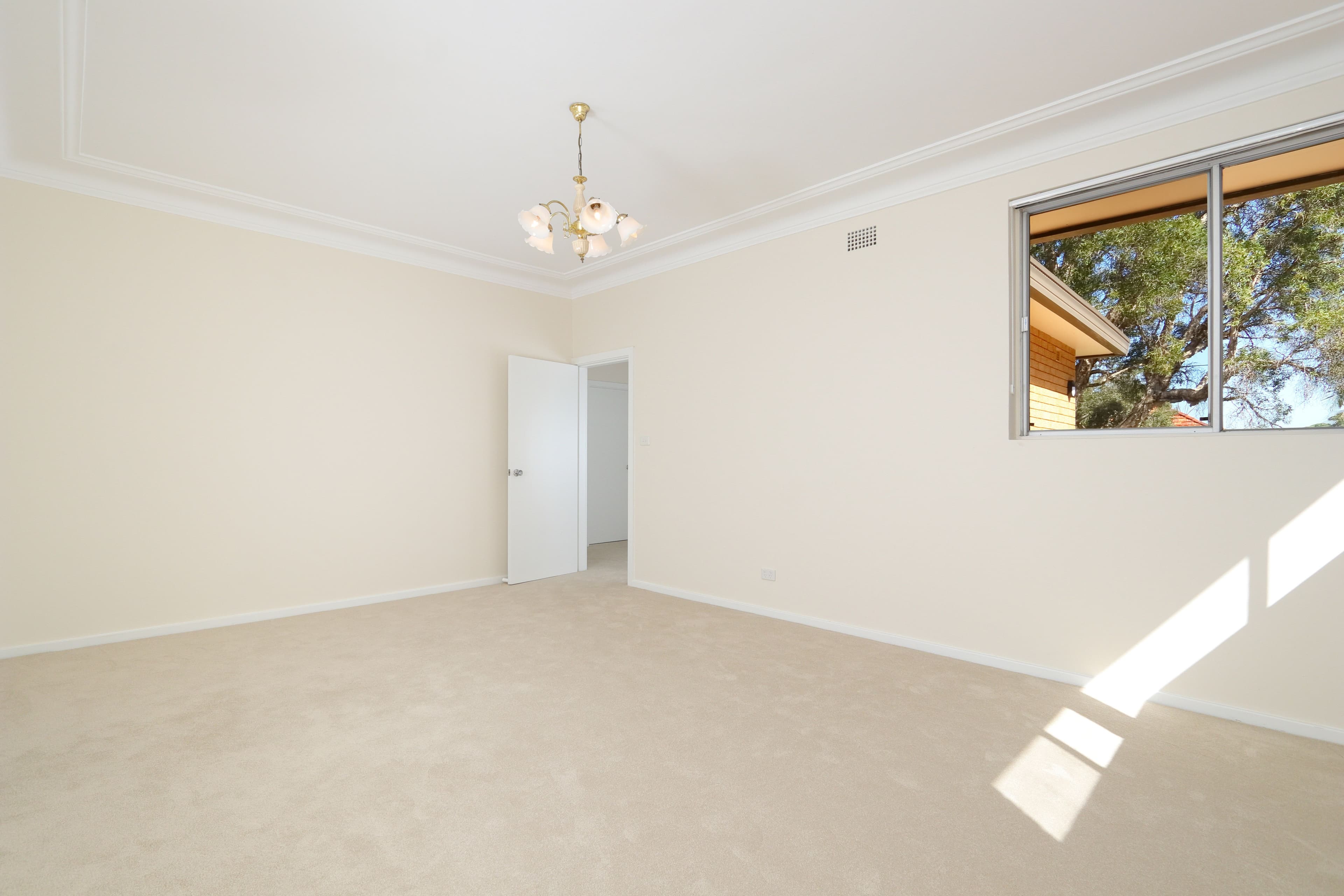 64 Emily Street, Hurstville NSW 2220, Hurstville - Thumbnail 4