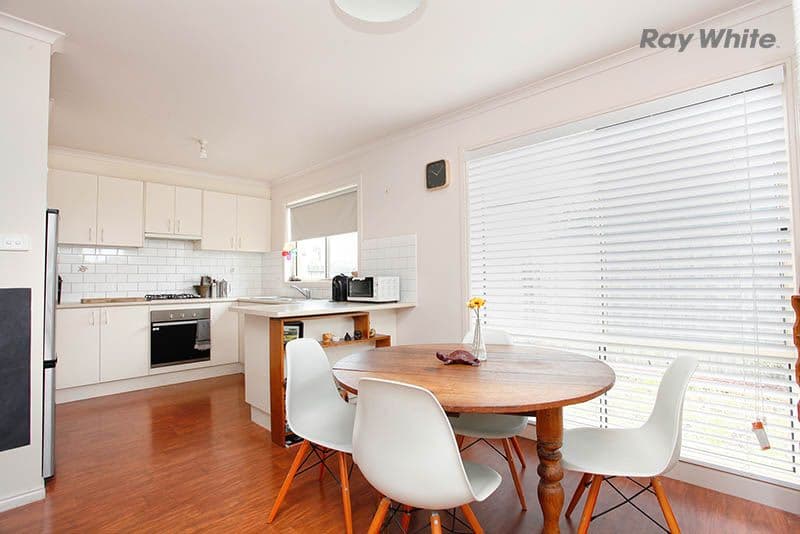5 Waratah Drive, ALTONA MEADOWS VIC 3028, Altona Meadows - Thumbnail 4