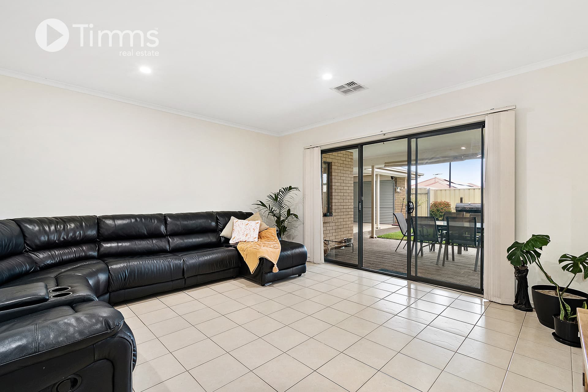 733 Grand Boulevard, Seaford Meadows - Thumbnail 6