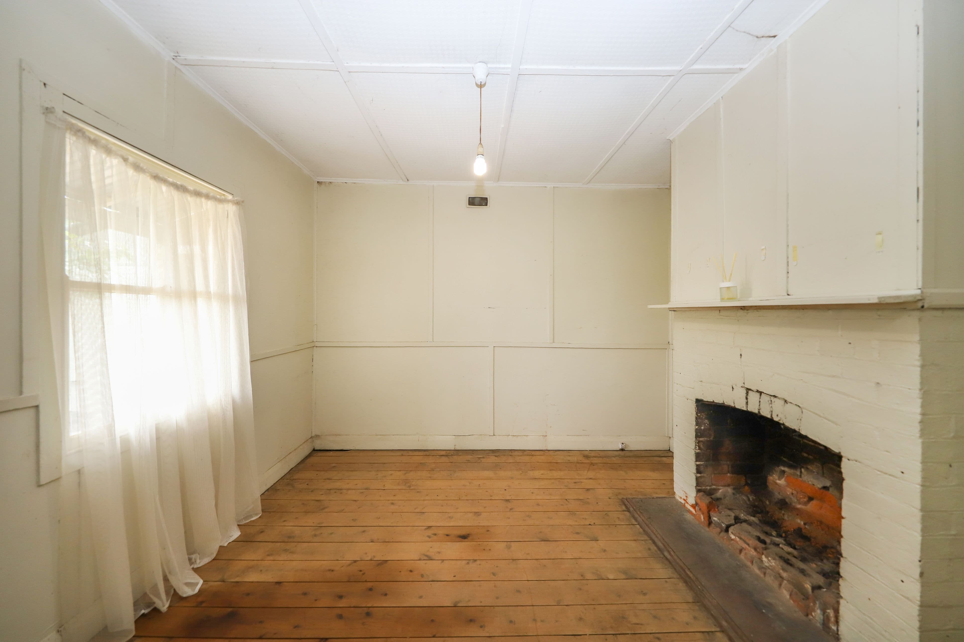 74 Adelong Road, Tumut NSW 2720, Tumut - Thumbnail 2