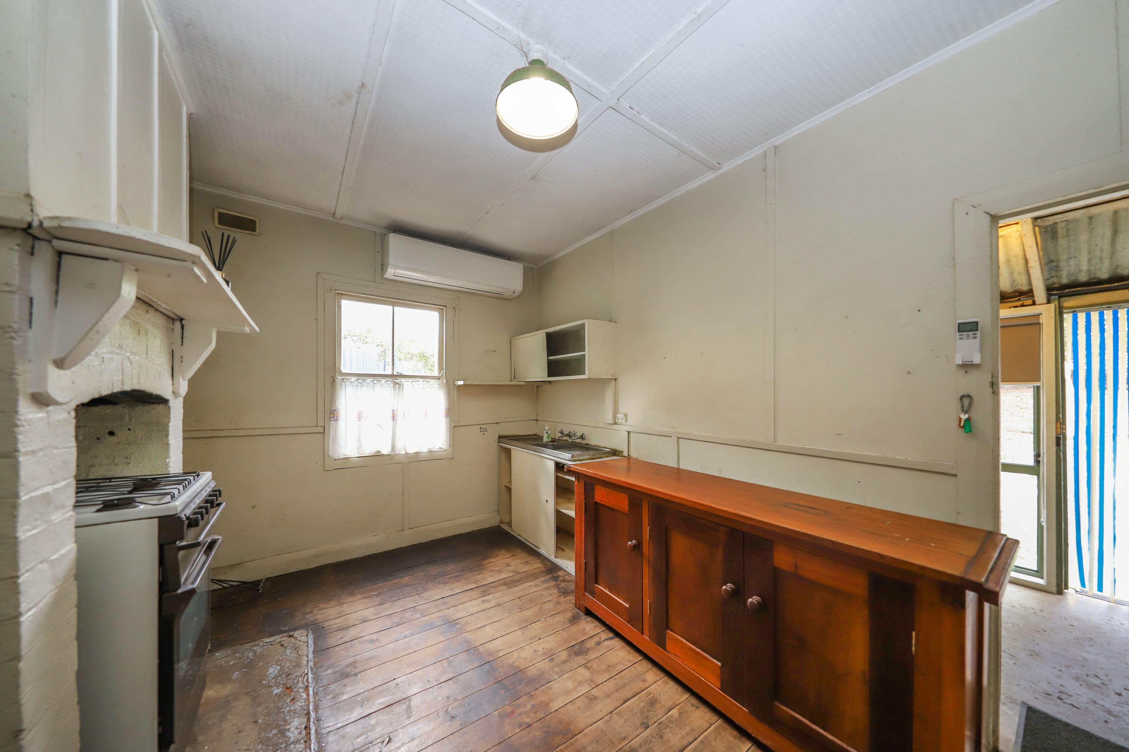 74 Adelong Road, Tumut NSW 2720, Tumut - Thumbnail 4