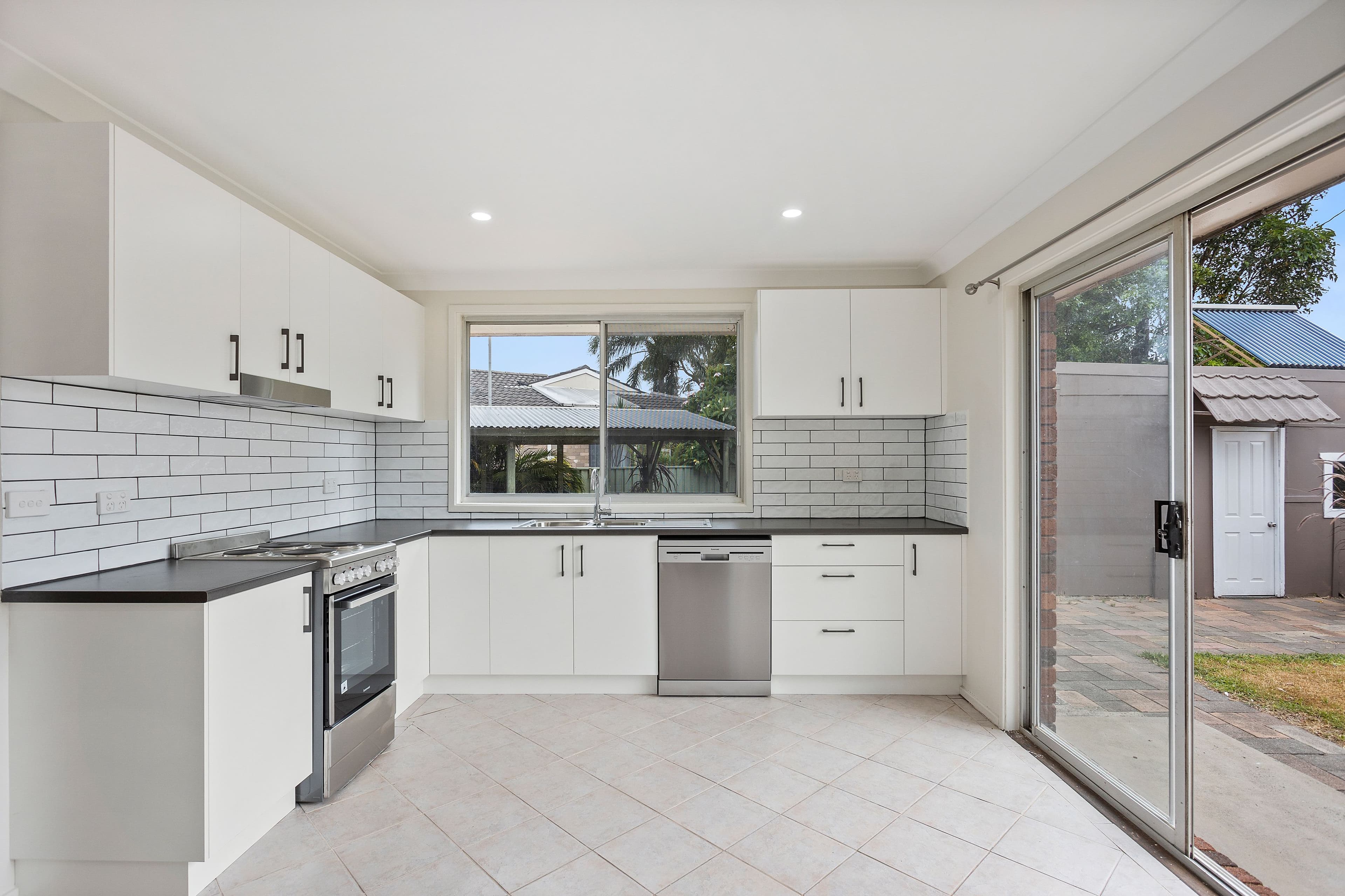 16 Moras Place, Lake Illawarra NSW 2528, Lake Illawarra - Thumbnail 2