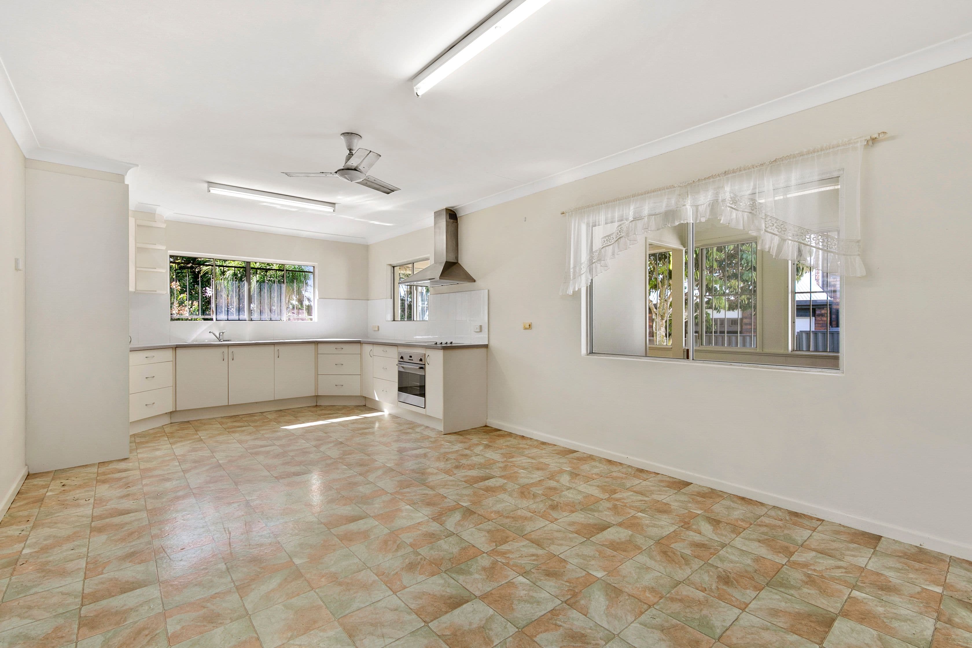 21 Claremont Street, Birkdale QLD 4159, Birkdale - Thumbnail 3