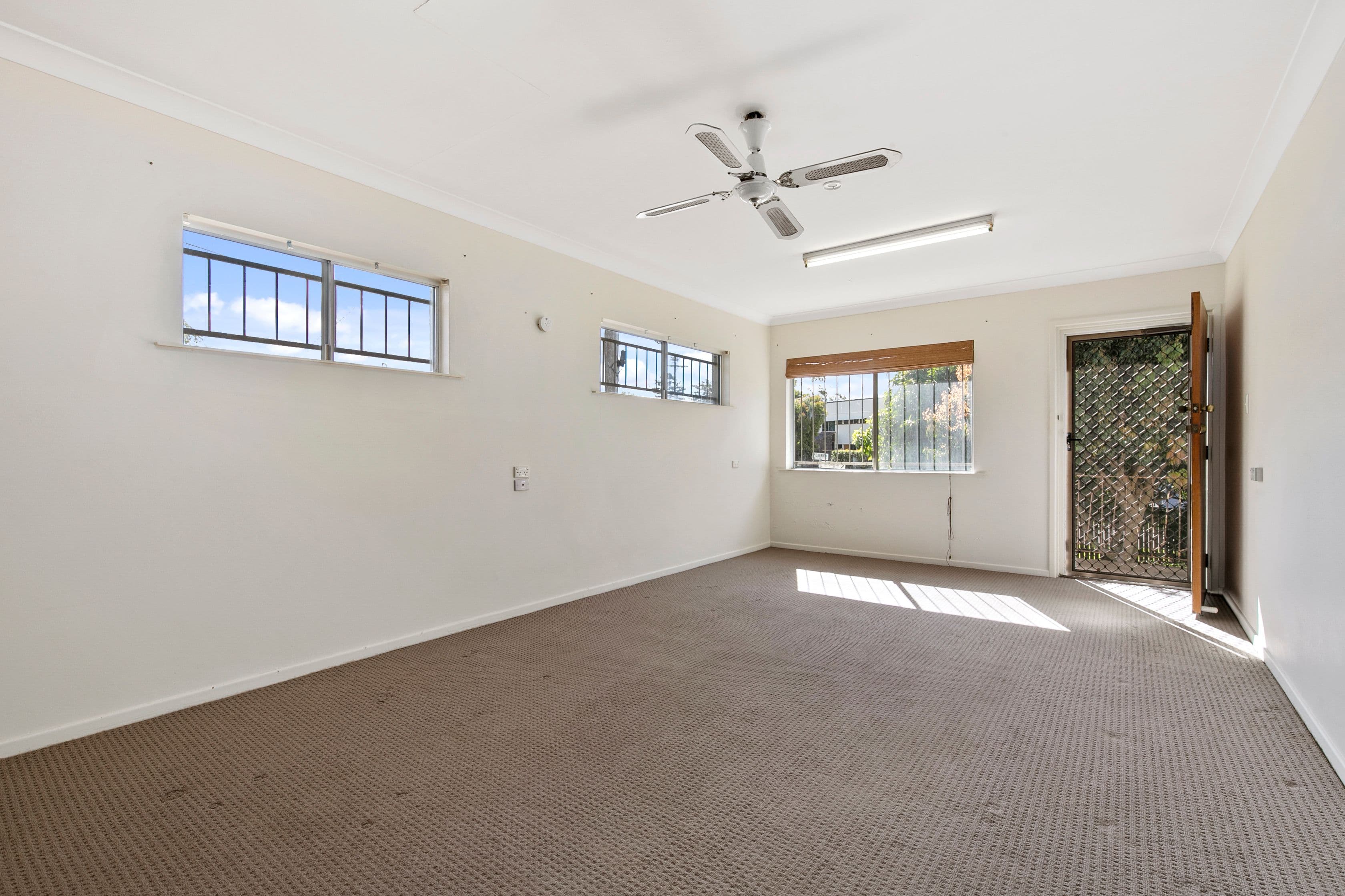 21 Claremont Street, Birkdale QLD 4159, Birkdale - Thumbnail 4