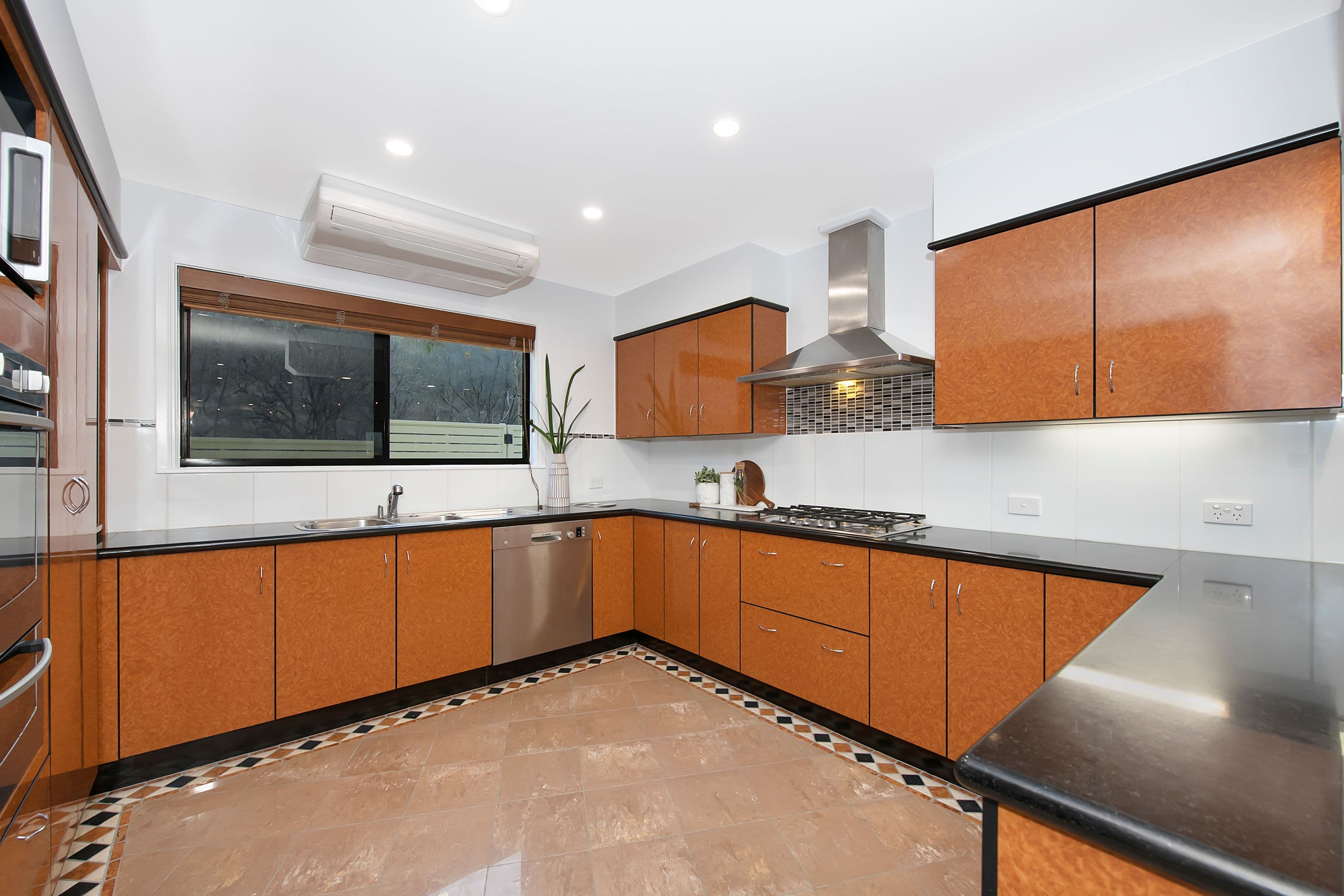 103 Yarrawonga Drive, Castle Hill QLD 4810, Castle Hill - Thumbnail 5