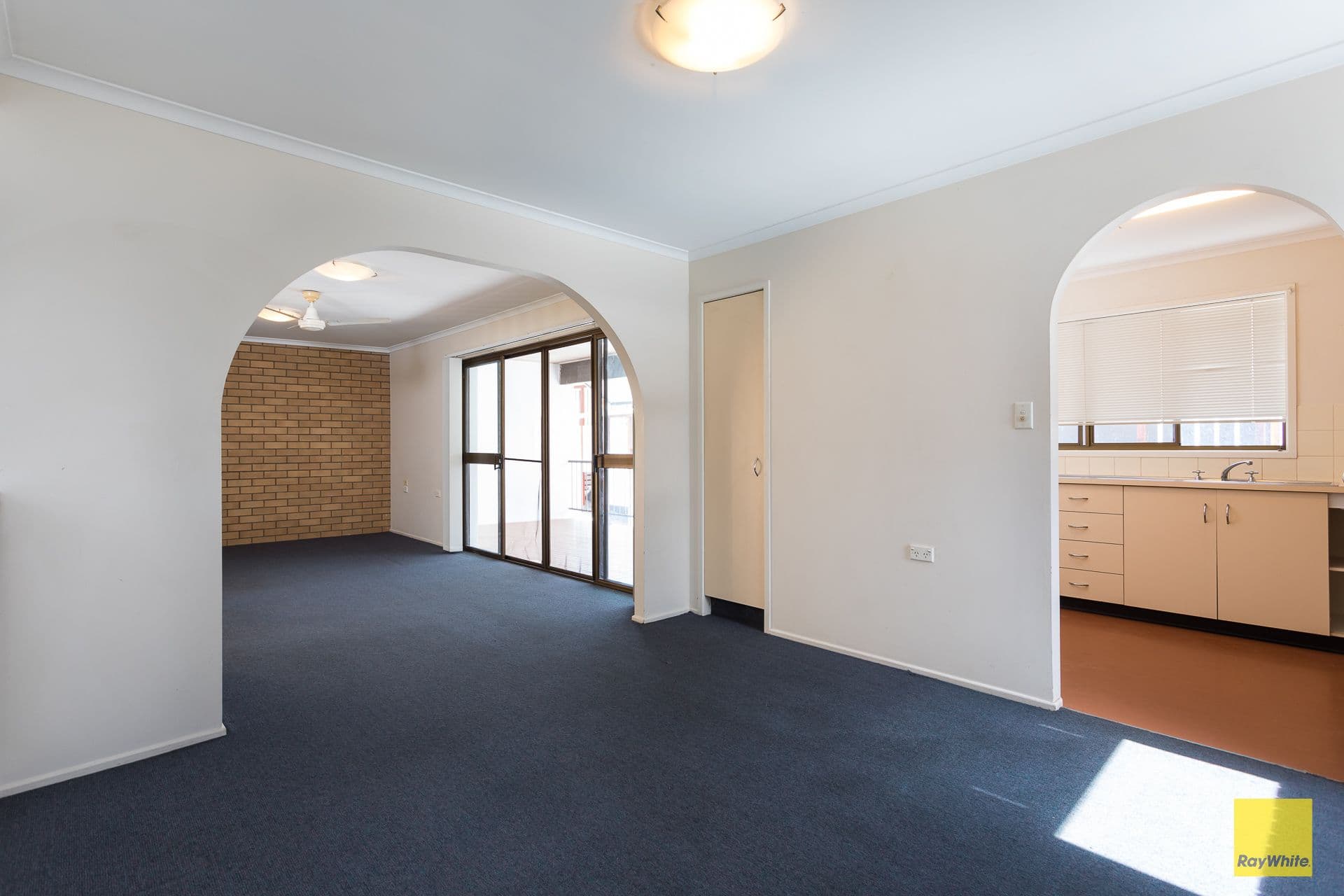 39 Magazine Street, Sherwood QLD 4075, Sherwood - Thumbnail 2