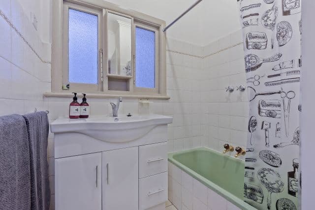 8 Cuthbert Road, Reservoir VIC 3073, Reservoir - Thumbnail 8