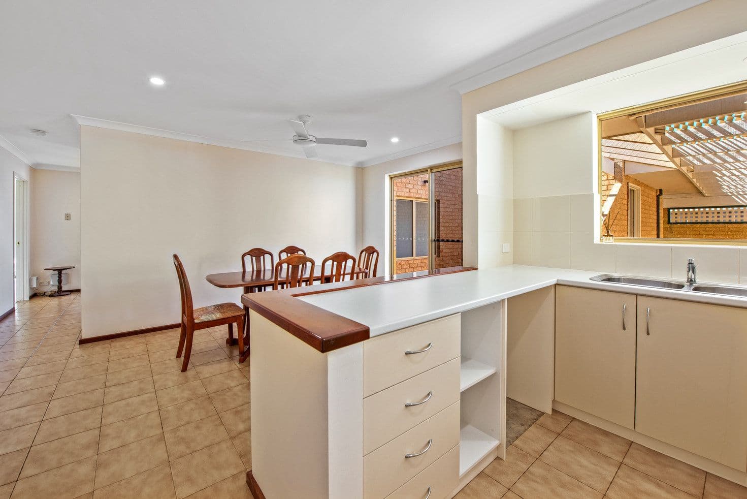 10 Torquay Place, Tarcoola Beach WA 6530, Tarcoola Beach - Thumbnail 5