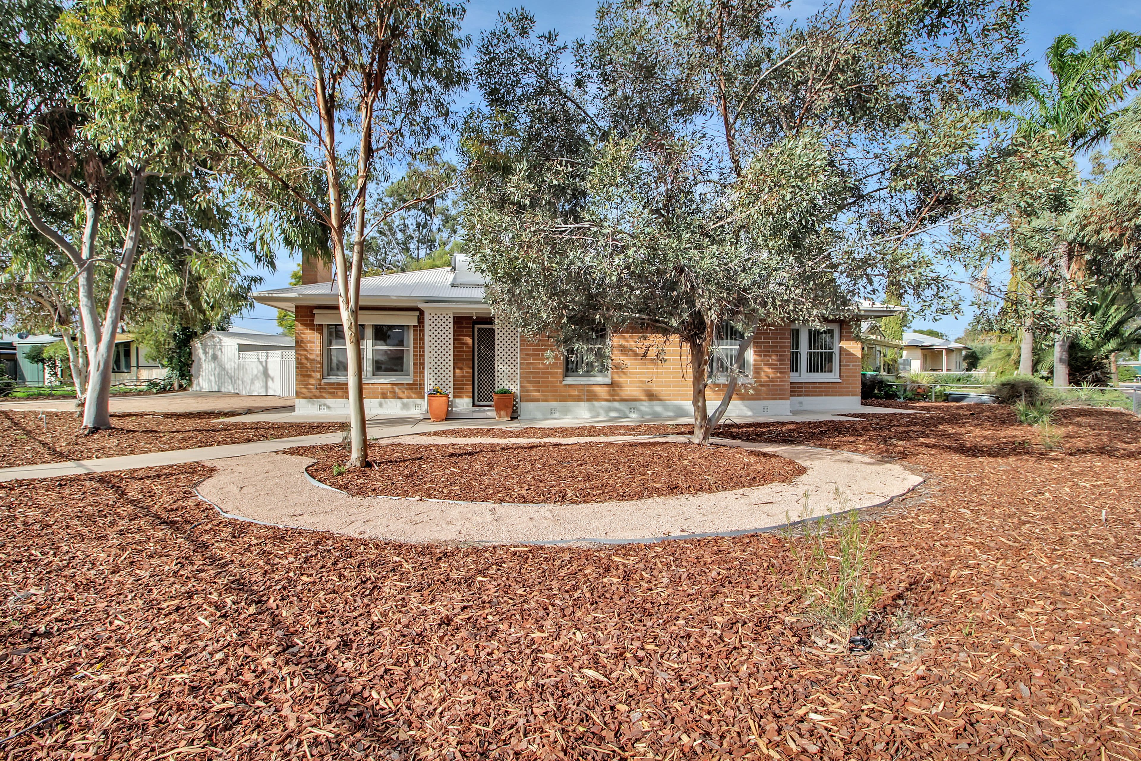 8 Kurrajong Avenue, Renmark SA 5341, Renmark - Thumbnail 2