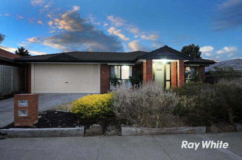 30 Brentwood Drive, CRANBOURNE VIC 3977, Cranbourne North - Thumbnail 2