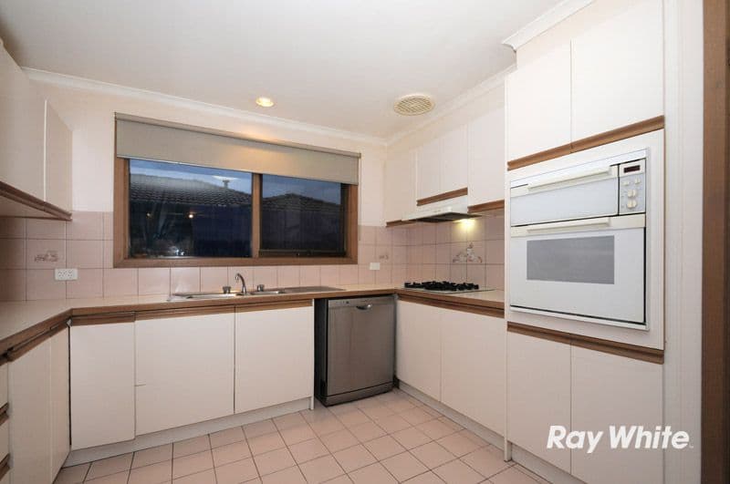 30 Brentwood Drive, CRANBOURNE VIC 3977, Cranbourne North - Thumbnail 4