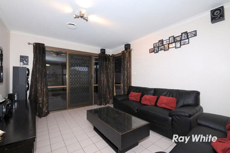 30 Brentwood Drive, CRANBOURNE VIC 3977, Cranbourne North - Thumbnail 5