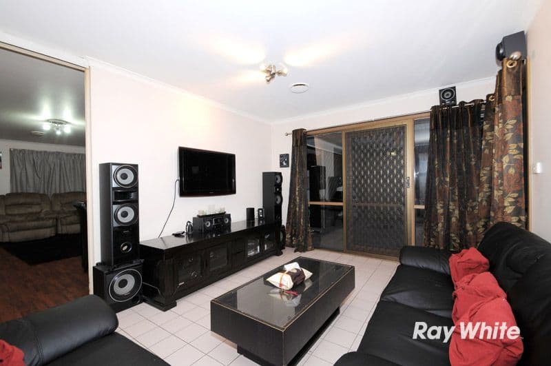 30 Brentwood Drive, CRANBOURNE VIC 3977, Cranbourne North - Thumbnail 6