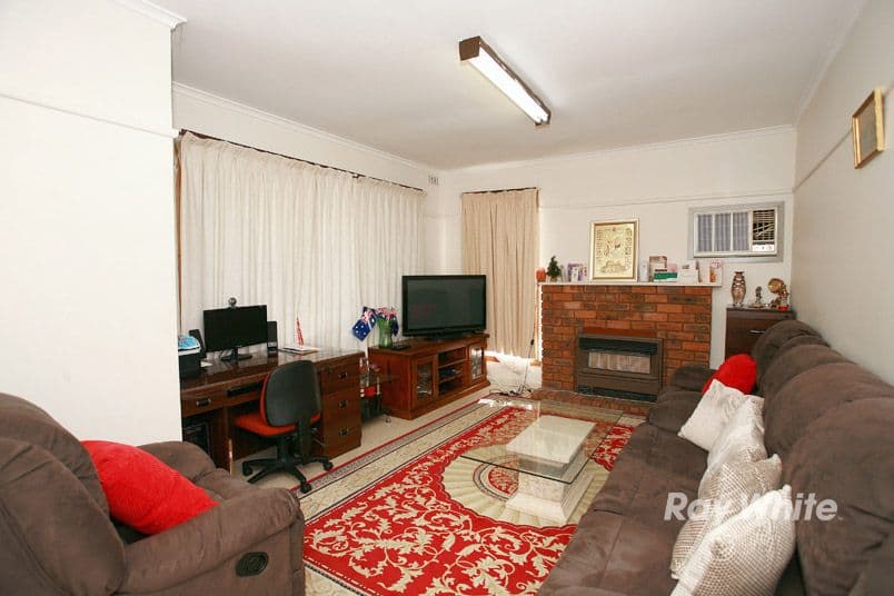36 Chifley Crescent, DANDENONG NORTH VIC 3175, Dandenong North - Thumbnail 3
