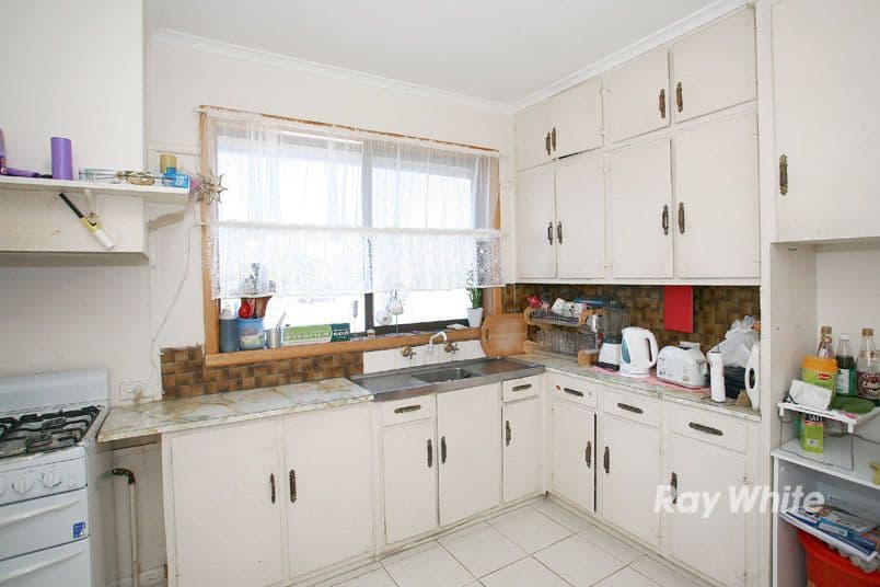 36 Chifley Crescent, DANDENONG NORTH VIC 3175, Dandenong North - Thumbnail 6