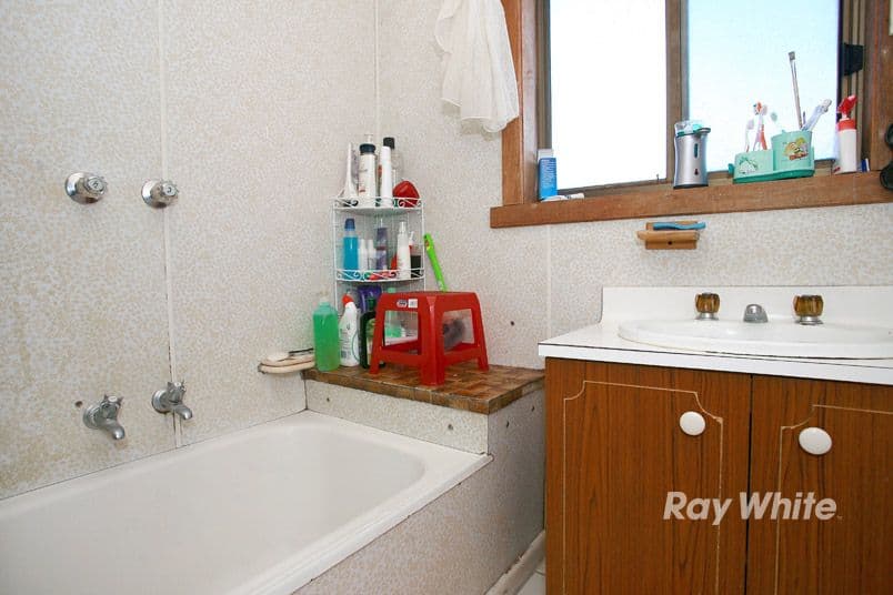 36 Chifley Crescent, DANDENONG NORTH VIC 3175, Dandenong North - Thumbnail 7