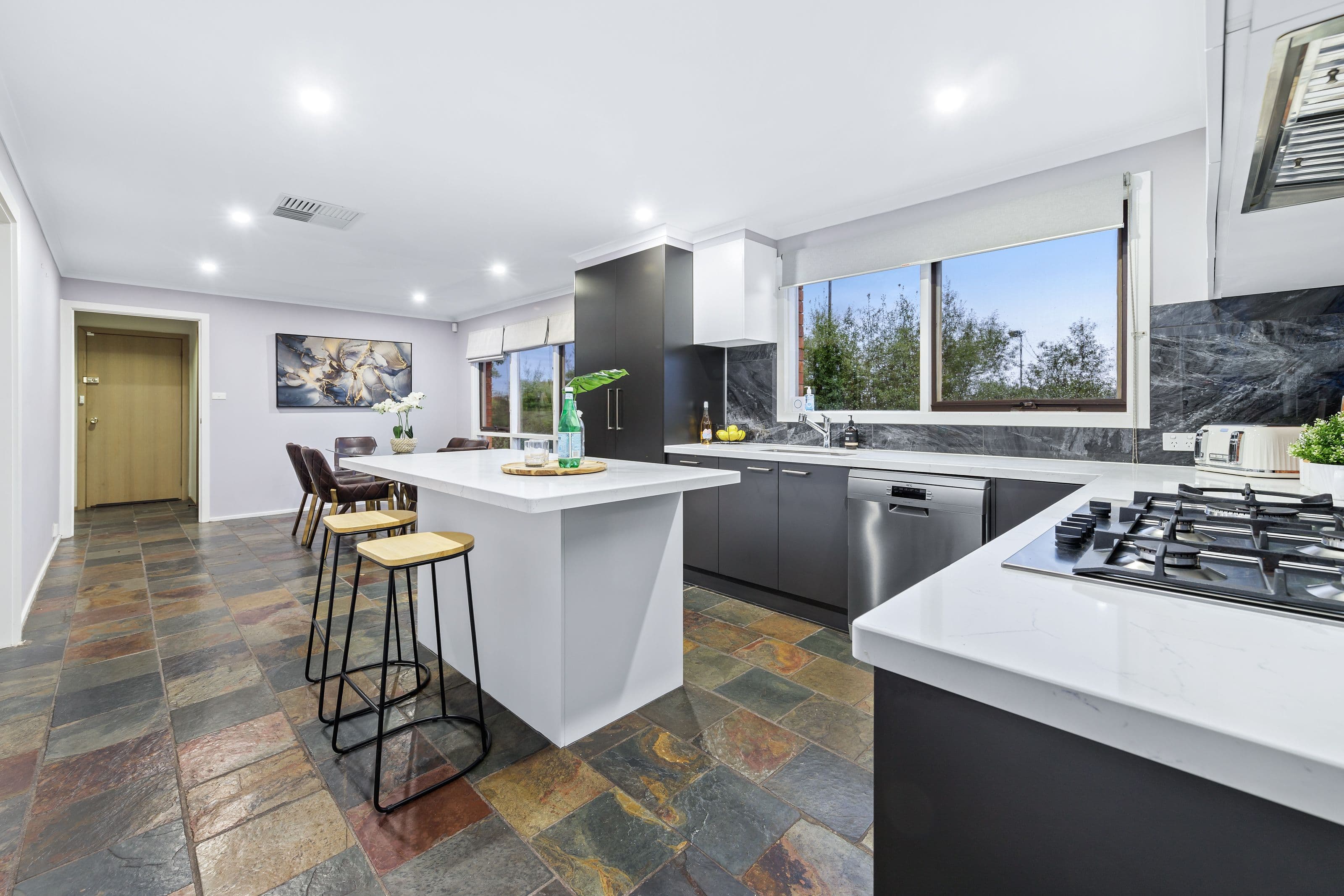 9 Vivienne Court, Doncaster East VIC 3109, Doncaster East - Thumbnail 4