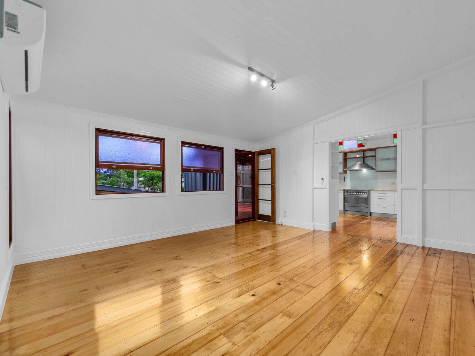 139 Verney Road East, Graceville QLD 4075, Graceville - Thumbnail 3