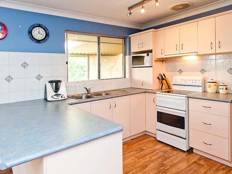 44 Brigalow Way, LESMURDIE WA 6076, Lesmurdie - Thumbnail 5