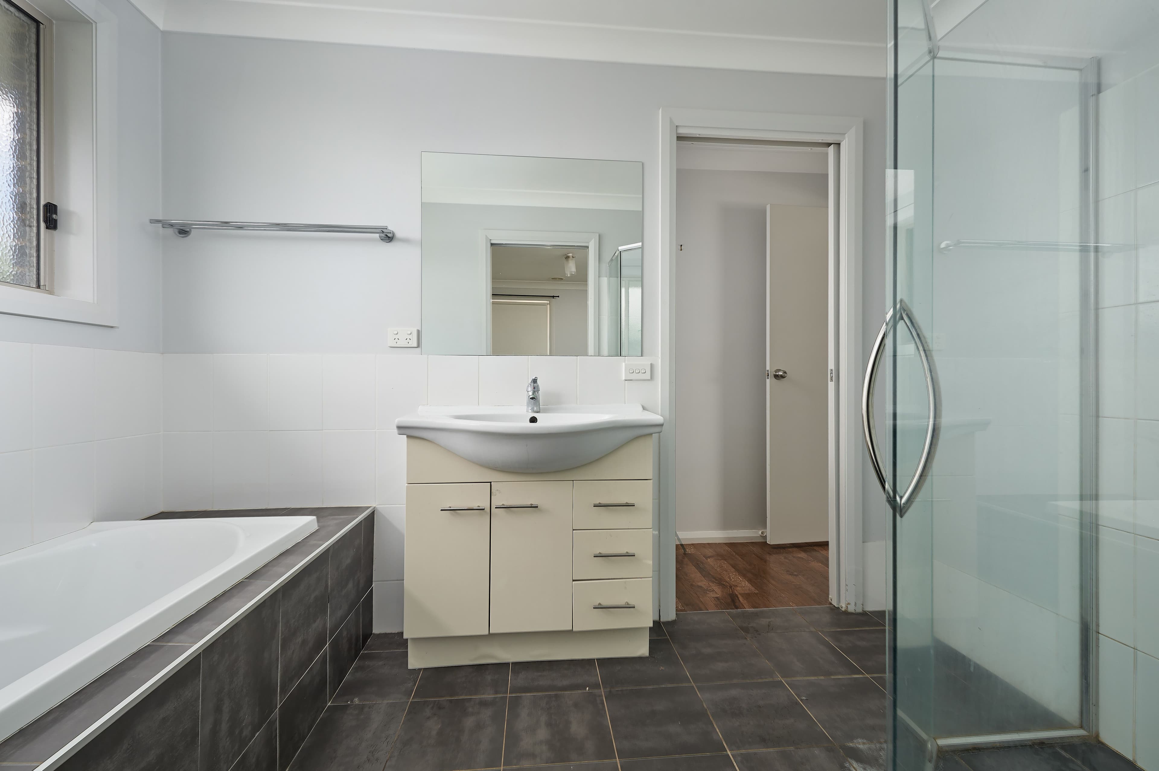 56 Paperbark Drive, Forest Hill - Thumbnail 5