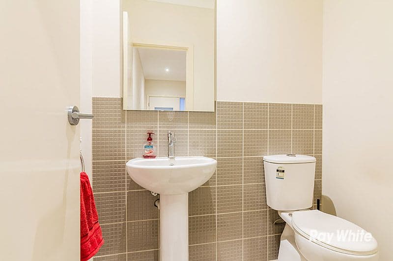 25 Manuscript Drive, Endeavour Hills VIC 3802, Endeavour Hills - Thumbnail 3