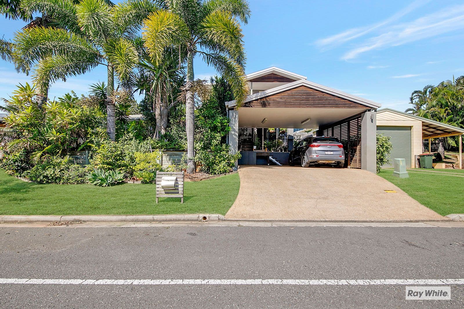 18 Clayton Road, Lammermoor QLD 4703, Lammermoor - Thumbnail 2