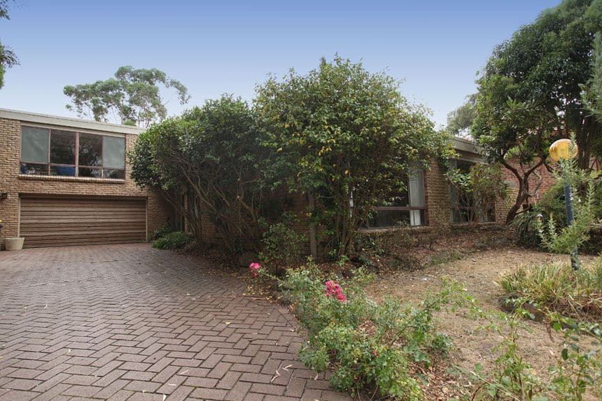 1 Sheringham Drive, WHEELERS HILL VIC 3150, Wheelers Hill - Thumbnail 2