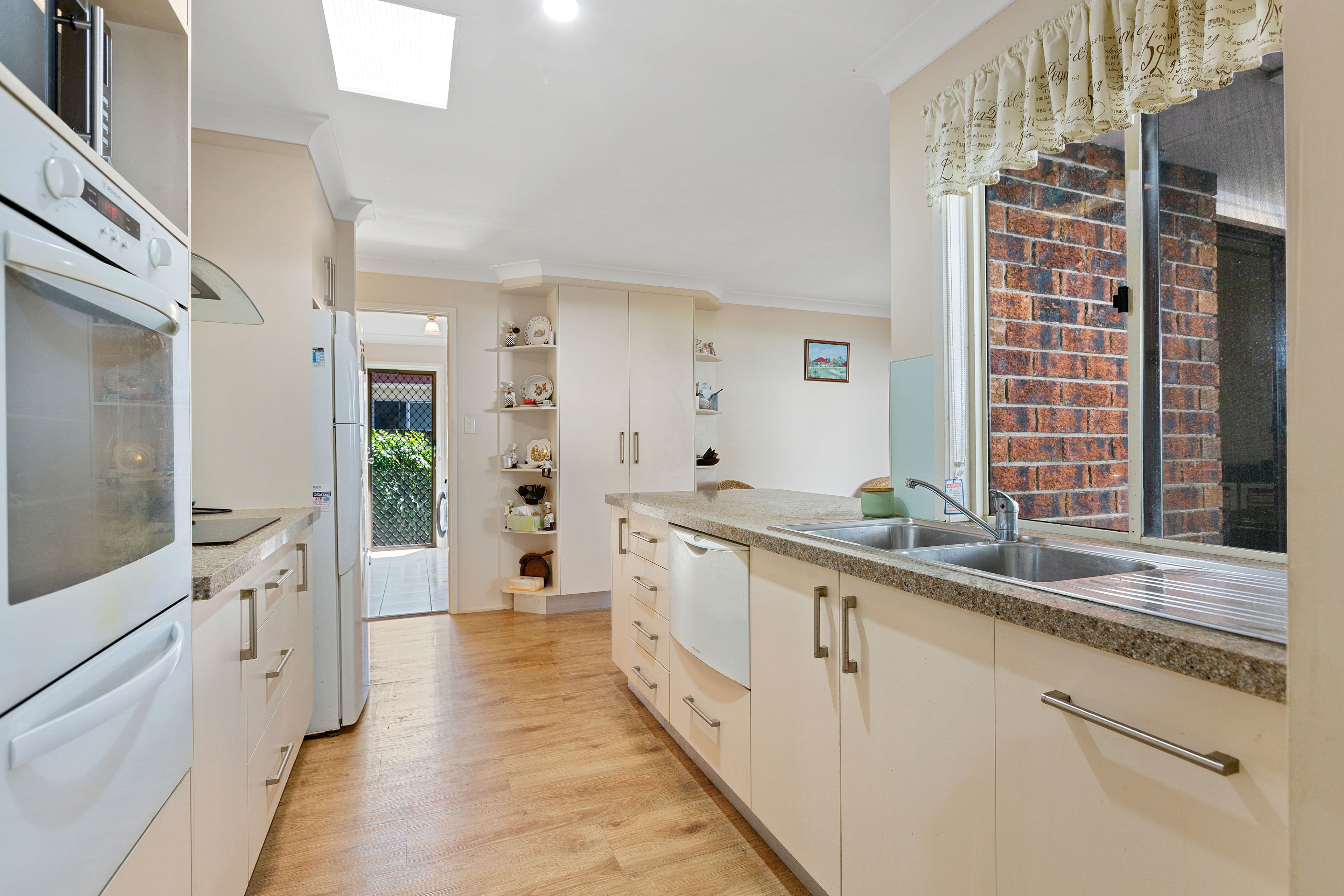 19 Victor Street, Birkdale QLD 4159, Birkdale - Thumbnail 8