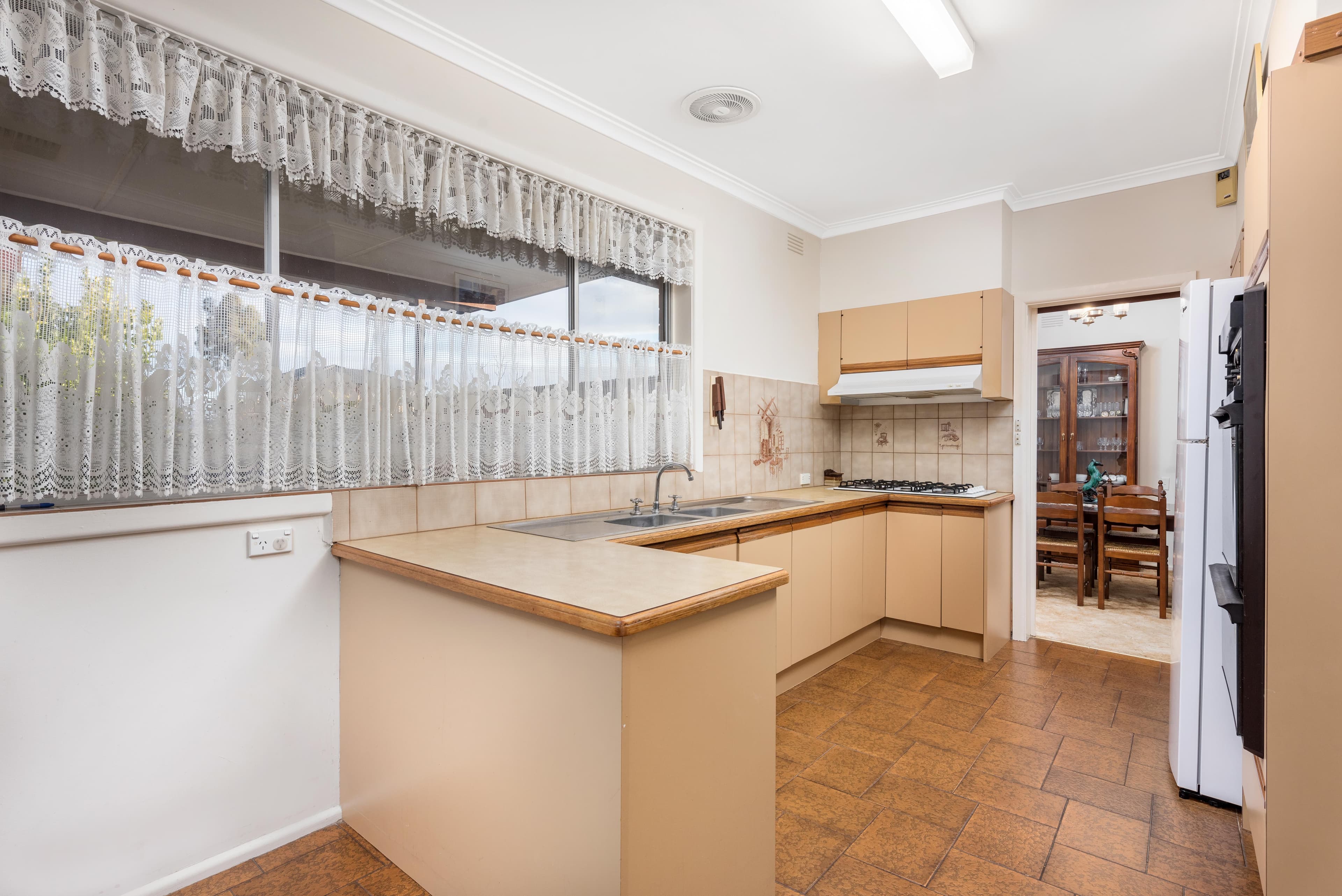 19 Inverness Street, Reservoir VIC 3073, Reservoir - Thumbnail 6