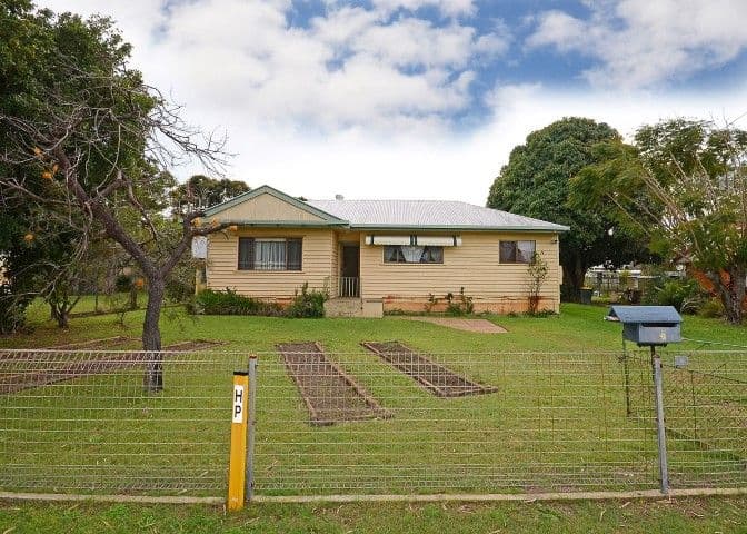 6 Coral Street, URANGAN QLD 4655, Urangan - Thumbnail 6