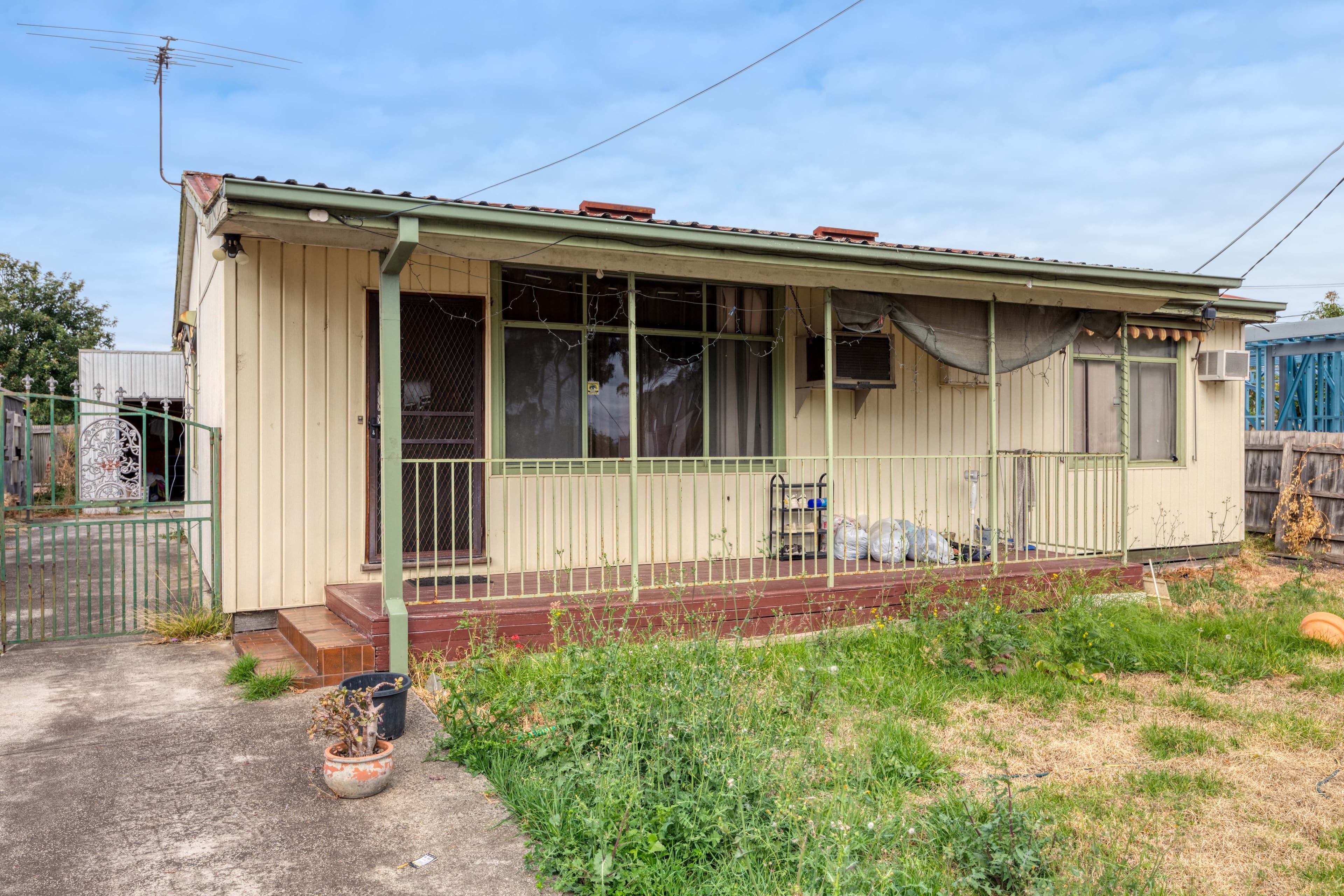 4 Dulcie Street, Sunshine VIC 3020, Sunshine - Thumbnail 2