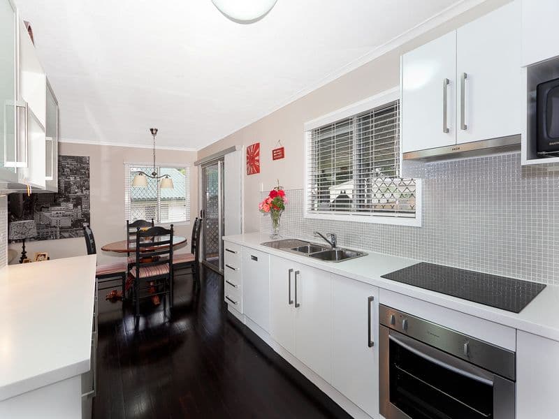 9 Lawson Street, OXLEY QLD 4075, Oxley - Thumbnail 4
