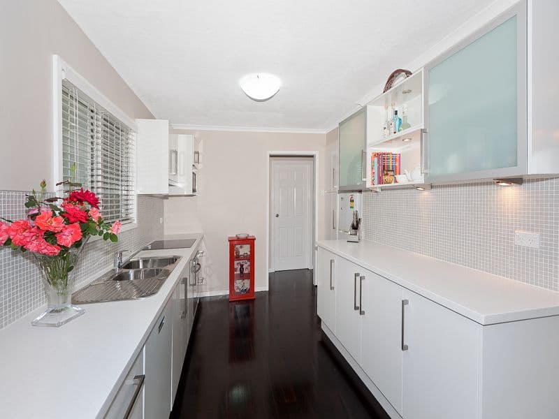 9 Lawson Street, OXLEY QLD 4075, Oxley - Thumbnail 5