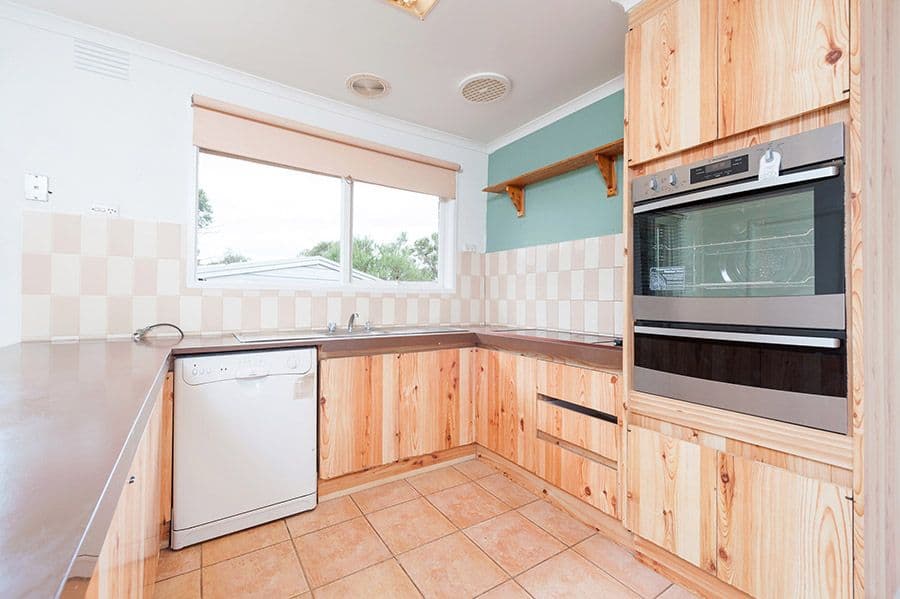 3 Whitley Crescent, Craigieburn VIC 3064, Craigieburn - Thumbnail 2