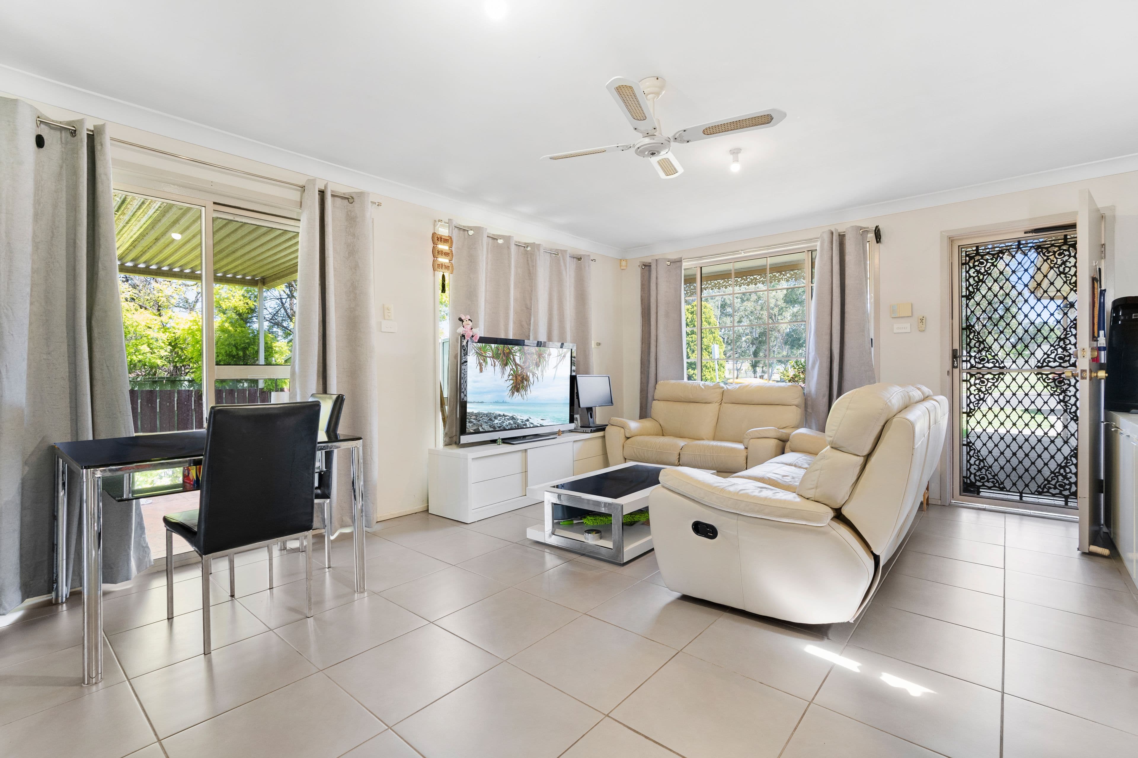 2/38 Fuchsia Crescent, Macquarie Fields NSW 2564, Macquarie Fields - Thumbnail 2