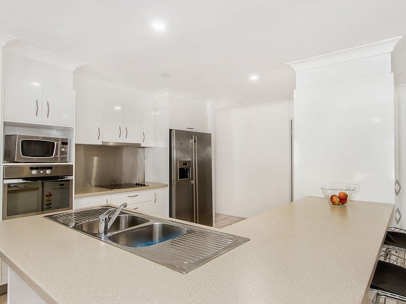 10 Cawley Place, Oxenford QLD 4210, Oxenford - Thumbnail 6