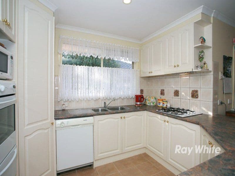 64 Scarborough Avenue, CRANBOURNE VIC 3977, Cranbourne West - Thumbnail 2