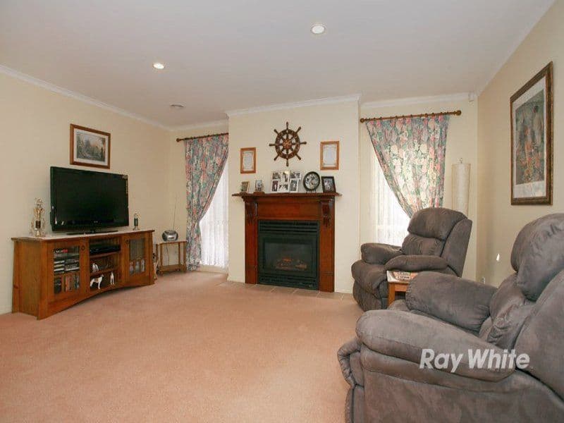 64 Scarborough Avenue, CRANBOURNE VIC 3977, Cranbourne West - Thumbnail 3