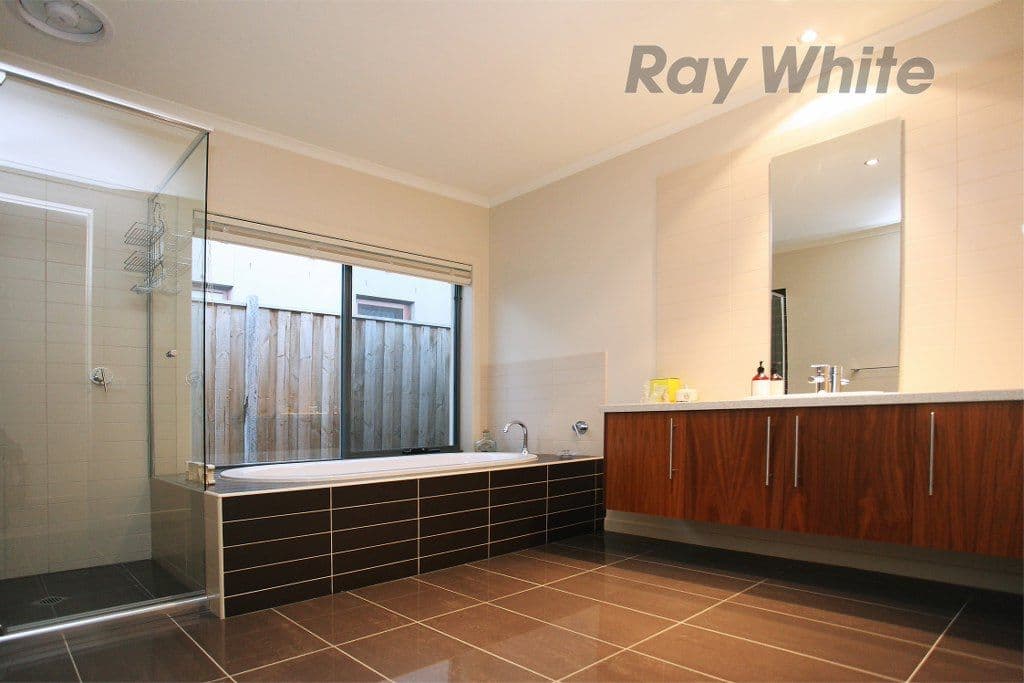 6 Lincoln Heath Boulevard, POINT COOK VIC 3030, Point Cook - Thumbnail 6