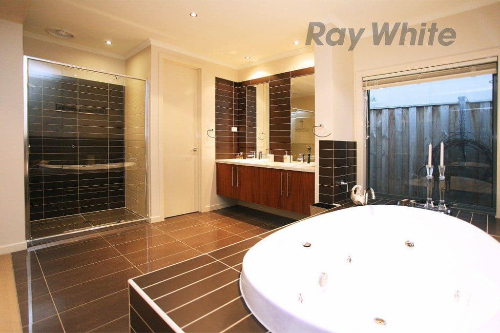 6 Lincoln Heath Boulevard, POINT COOK VIC 3030, Point Cook - Thumbnail 7