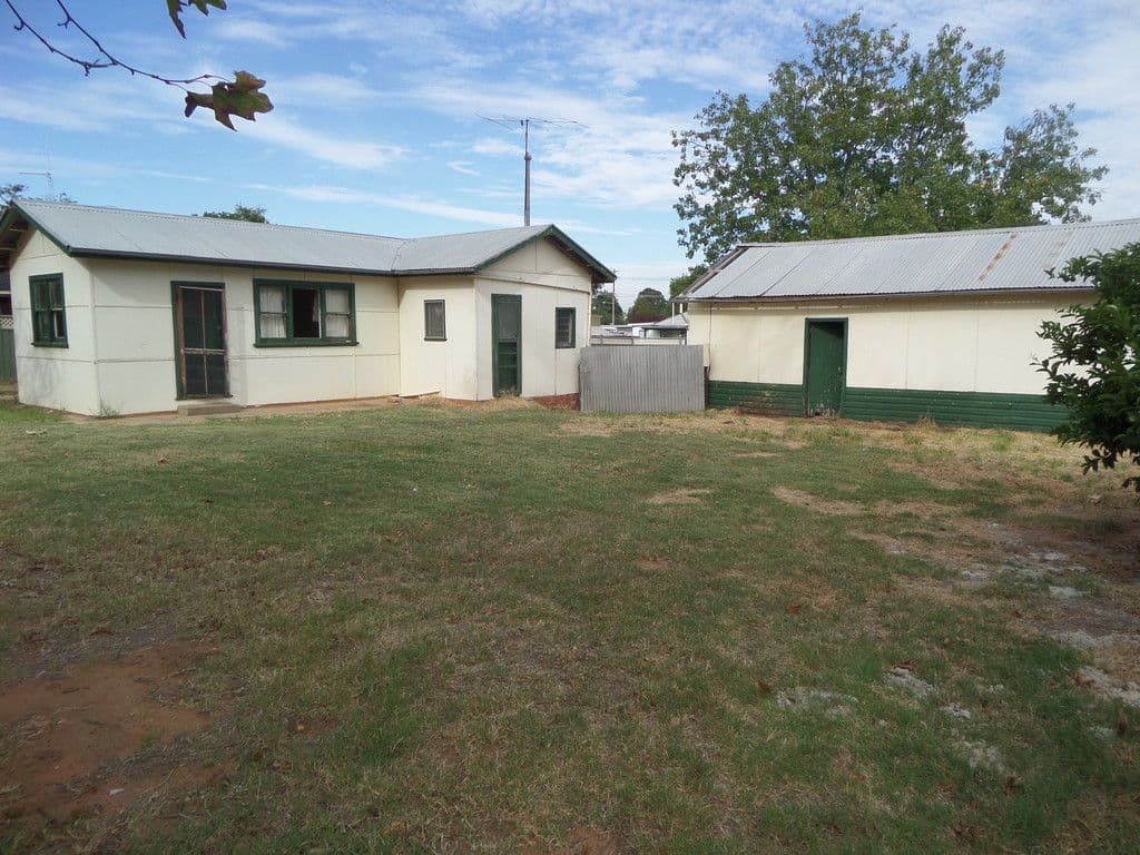 72 Elizabeth Street, Narrandera NSW 2700, Narrandera - Image 1