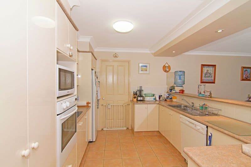 35 Riversdale Boulevard, BANORA POINT NSW 2486, Banora Point - Thumbnail 2