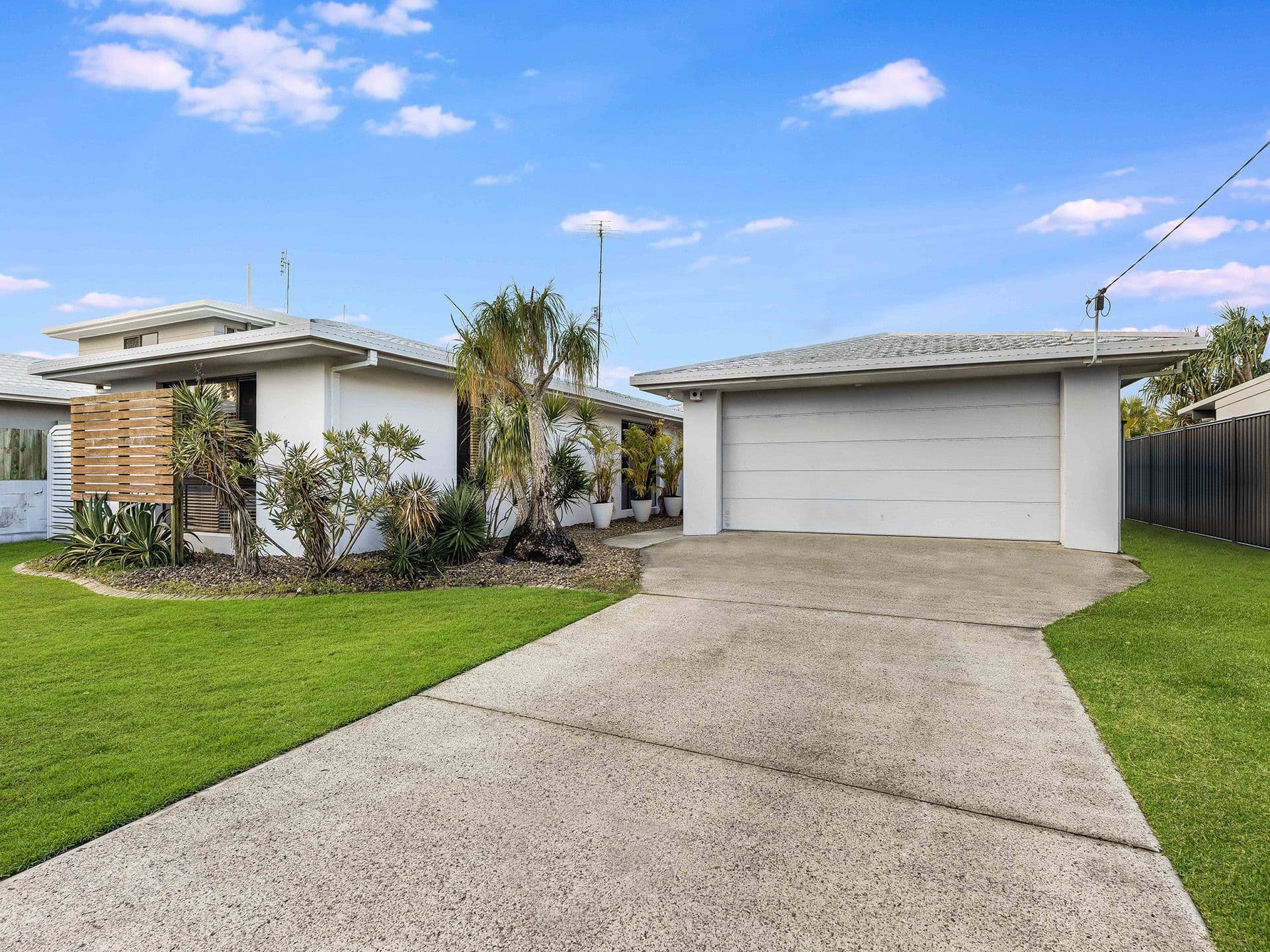 26 Coorumbong Close, Mooloolaba QLD 4557, Mooloolaba - Thumbnail 2