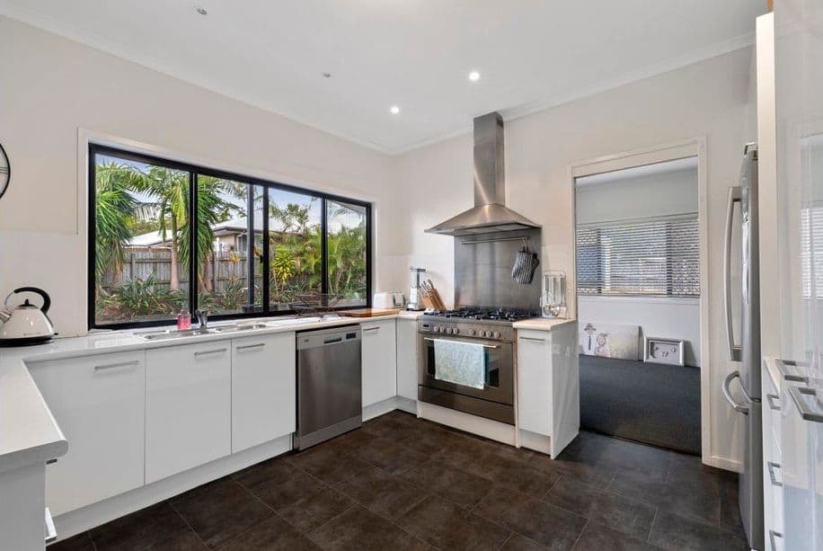 7 McKenzie Court, Caloundra West QLD 4551, Caloundra West - Thumbnail 5
