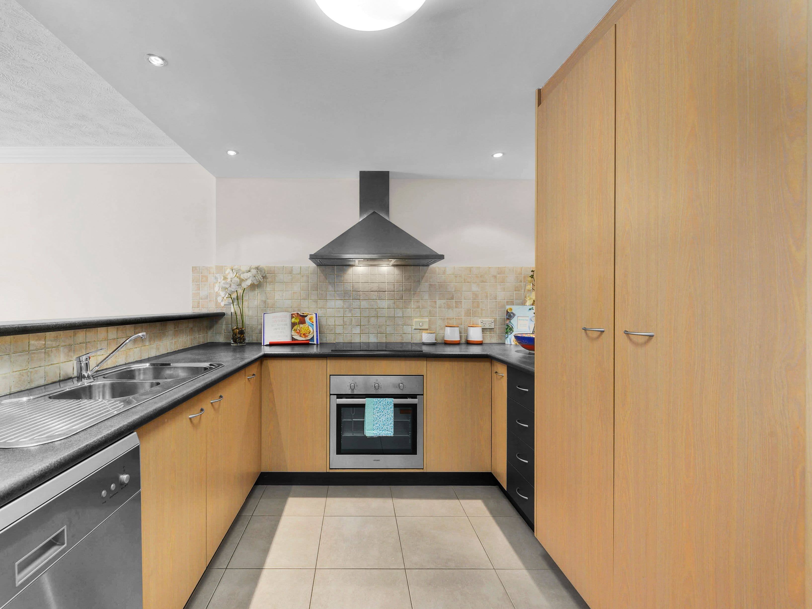 81 Annerley Road, Woolloongabba QLD 4102, Woolloongabba - Thumbnail 5